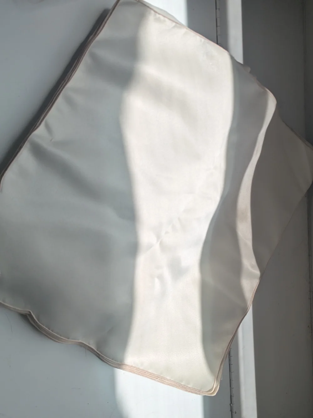 White Embroidered Cutwork Tablecloth - Elegant Floral Design